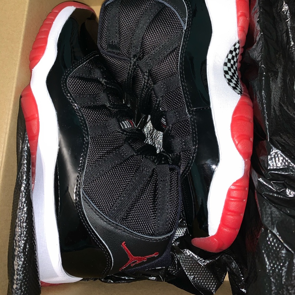 Bred 11 2019 size 4 youth